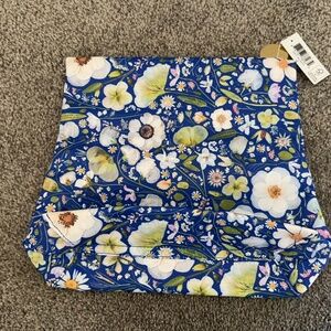 Big Estée Lauder cosmetic/makeup bag with zipper 11*9*4